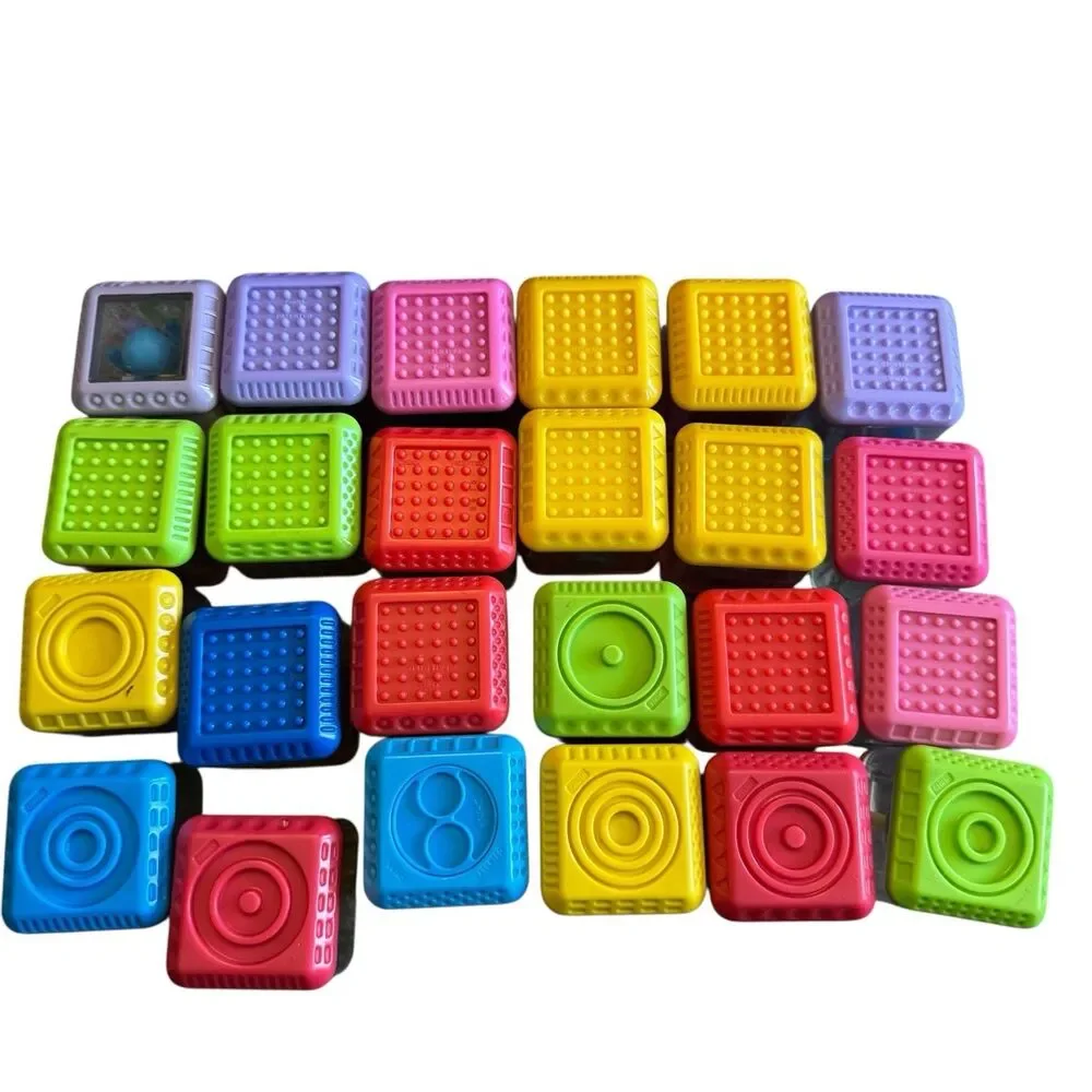 Fisher Price Incrediblock Activity Cube‎ With 26 Peek A Boo Blocks